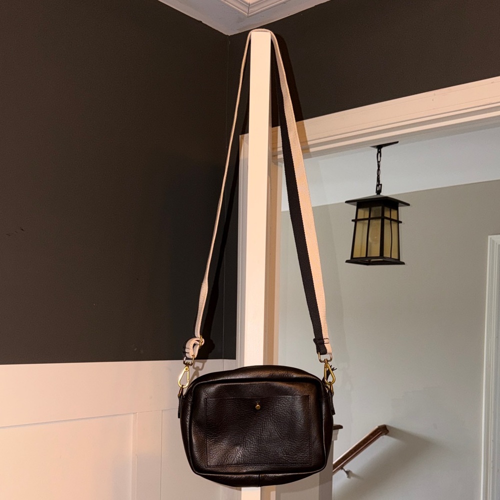 Black Leather Crossbody Bag with Adjustable Strap MADEWELL